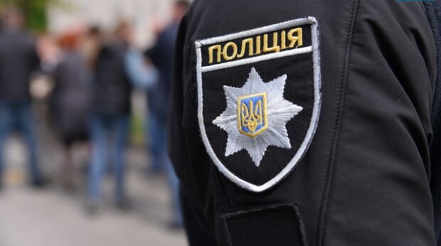 Перестарался на работе: в Одессе уволили копа, избившего директора госпредприятия