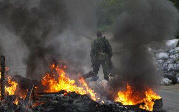 Зеленський, Путін і Макрон: журналіст розповів, як легко припинити вогонь на Донбасі