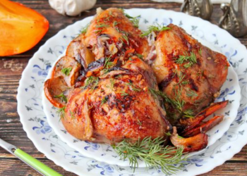 Бедрышки с хурмой, кадр из видео