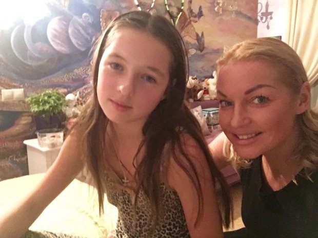 Анастасія Волочкова з дочкою