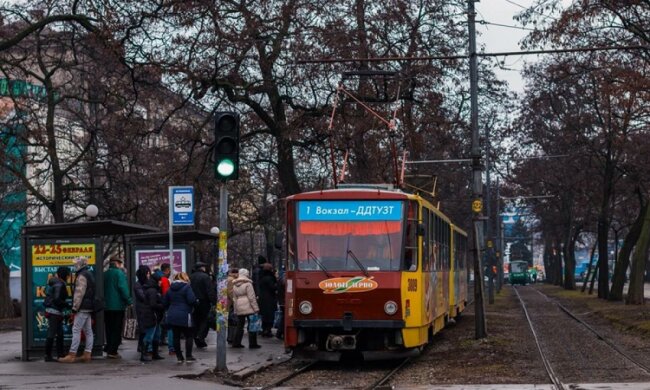 В Днепре на ходу загорелся трамвай, фото: Днепроград