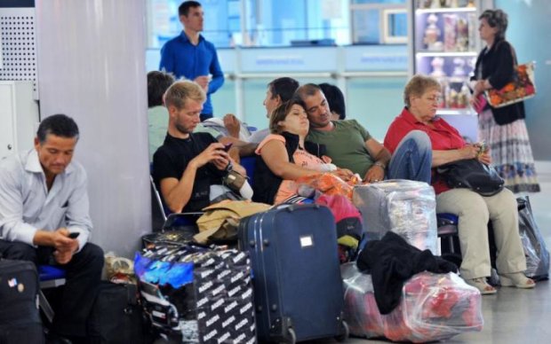 Ад вместо отдыха: украинцы больше суток ждут самолета в Турцию