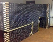 Благодійний книжковий магазин просить не здавати "50 відтінків сірого"