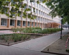 Весела майовка: в Одесі замінували університети