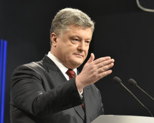 Порошенко вшанував пам'ять загиблих кіборгів: вистояли там, де впали стіни