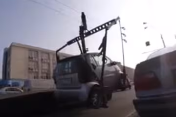 6 "автонегритят" припарковались в полосе общественного транспорта