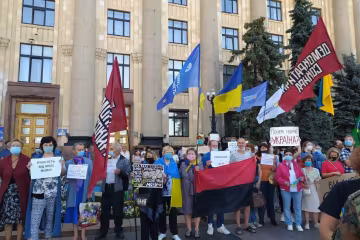 Киянка посадила Порошенка в "зелену галошу"
