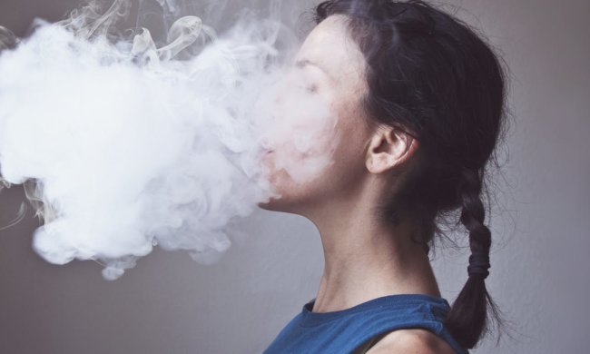 Отримай відповідь: чи жовтіють від вейпу зуби