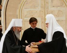 Единая украинская церковь: Константинополь решил помочь "братским" московским попам