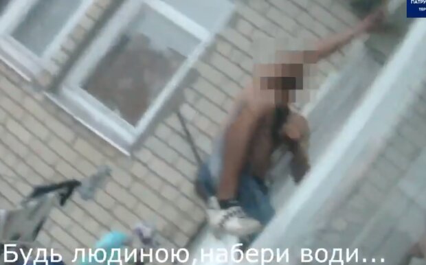 В Тернополе нервный парень угрожал прыгнуть с высотки и требовал журналистов - разберутся в психбольнице