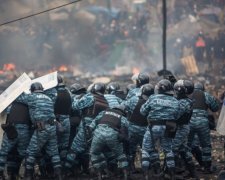 Відправлять віддавати борг до Сирії: соцмережі про втечу "беркутівців" у Росію