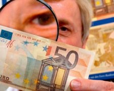 Італійська поліція вилучила в українців понад 2 тисячі фальшивих євро