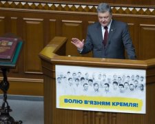 Порошенко попросил задавить Россию санкциями из-за Крыма