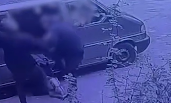 Поліцейські біля ТЦК жорстоко побили чоловіка