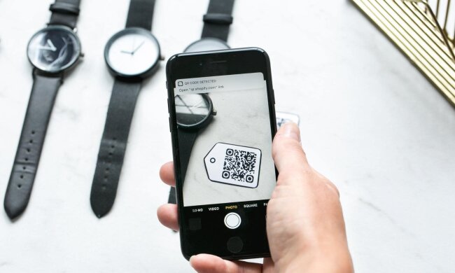 QR-код зустрічається майже всюди logaster.com.ua