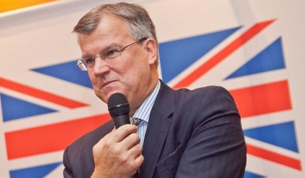 Посол Великобритании спел украинский гимн в честь Дня Независимости (видео)