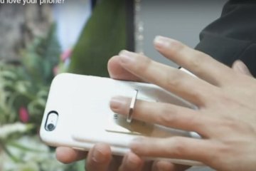 Чоловік взяв за дружину iPhone