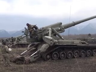САУ рашистов 2С7М "Малка". Фото: скриншот YouTube