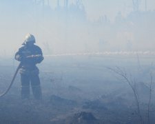 Киевляне жалуются на налет сажи на окнах 