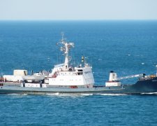 Видео: как тонет российский разведчик после встречи со скотовозом