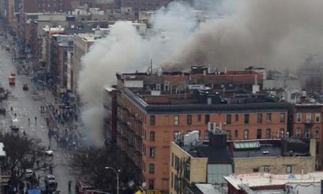 В Нью-Йорке обрушились три дома из-за взрыва газа