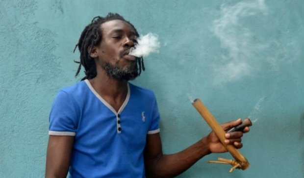 У Ямайці поставили автомати з марихуаною