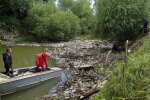 З річок Закарпаття виловлюють сміття замість риби, затори на 5 метрів: "Це Індія?"