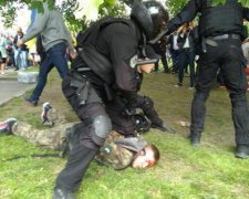 Провокація на 9 травня: дніпровський тітушка здав подільників