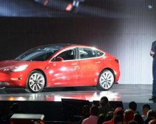Маск ощасливив найбільш моторних клієнтів Tesla