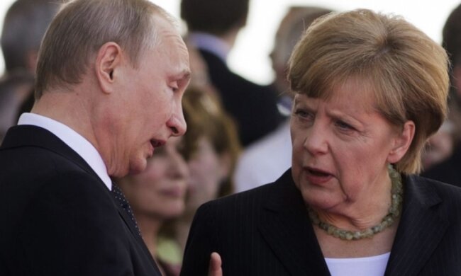 Путин пожаловался Меркель и Олланду на блокаду Донбасса