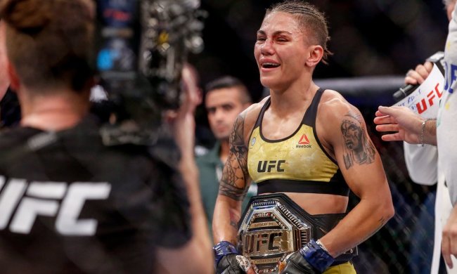 Джессіка Андраде стала новою чемпіонкою UFC в мінімальній вазі