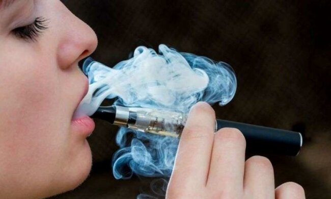 Вейпінг виявився безпечнішим за цигарки