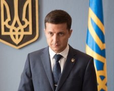 Зеленський терміново виїхав за кордон: фанати панікують