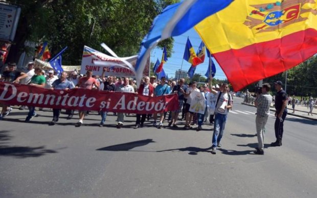 Майдан в Молдове: друга Путина сильно прижали