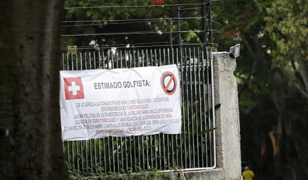Венесуельські гольфісти «атакують» швейцарських дипломатів 