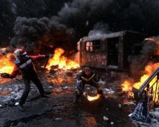 Дым и пламя охватили Банковую: опубликовано видео