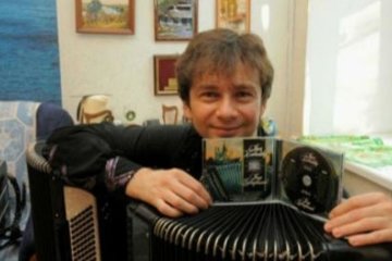 Акордеоніст-педофіл вийшов на свободу
