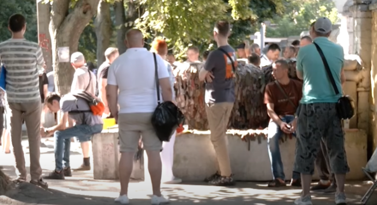 Візит до ТЦК, скріншот: YouTube