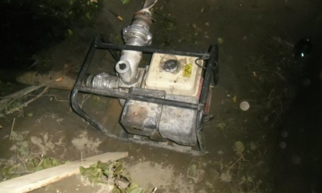 Милиционеры "накрыли" добытчиков янтаря на Ровенщине (фото)