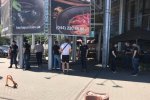 В Киеве путинские титушки разгромили торговий центр и закрыли "Ашан"
