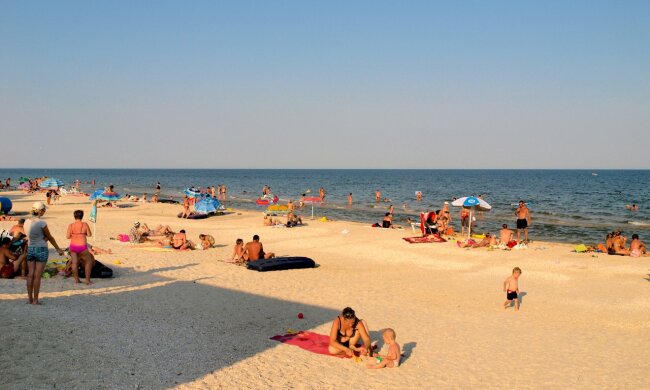 Пять дней с бомжами: в Запорожье горе-родители бросили малышей на произвол судьбы