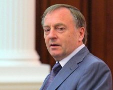 Узурпація Януковича: Лавринович пояснив, що його хата скраю