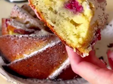 Рецепт, который спасает, когда хочется сладкого прямо сейчас: манник с малиной