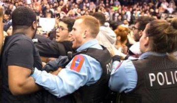 У Каліфорнії масові мітинги проти Трампа переросли в сутички
