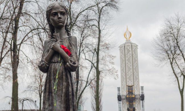 Прощать, но не забывать: на второй "родине" украинцев открыли мемориал жертвам Голодомора