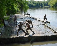 Украинские воины возвели на Донетчине "мост жизни"