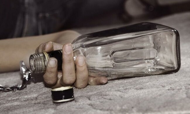 Копи накрили продавця паленої горілки на Донеччині