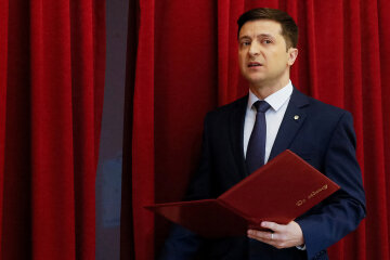 Зеленський одним махом вирішив відразу декілька доль: що підписав гарант