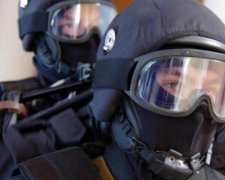 На Донбасі знайшли схованки з російською зброєю