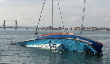 На катере "Иволга" завершили поиск тел, продолжают в море (видео)